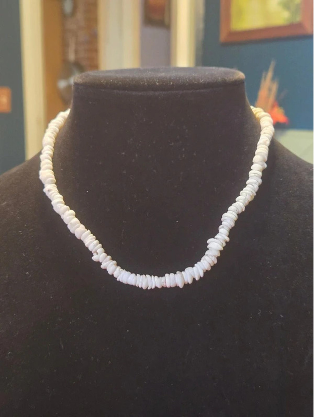 Vintage Hawaiian Puka Shell Necklace with Barrel Clasp
